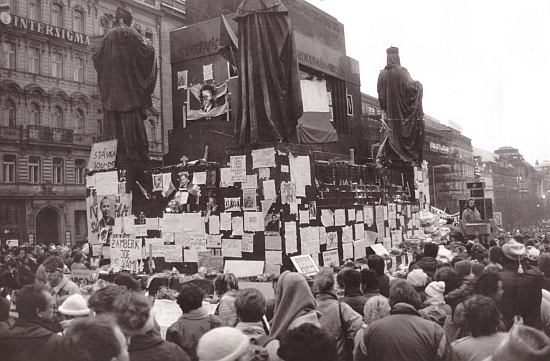 demonstrace-listopad89.jpg